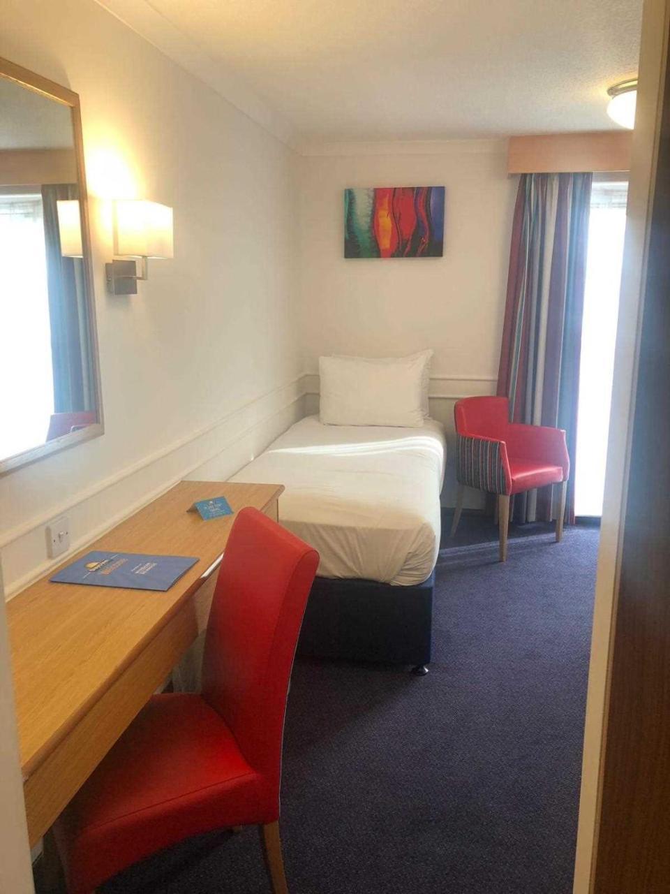 Days Inn Hotel Leicester Bagian luar foto